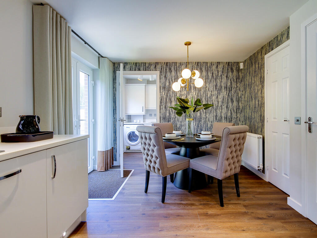 House in Edinburgh, Midlothian - View 3