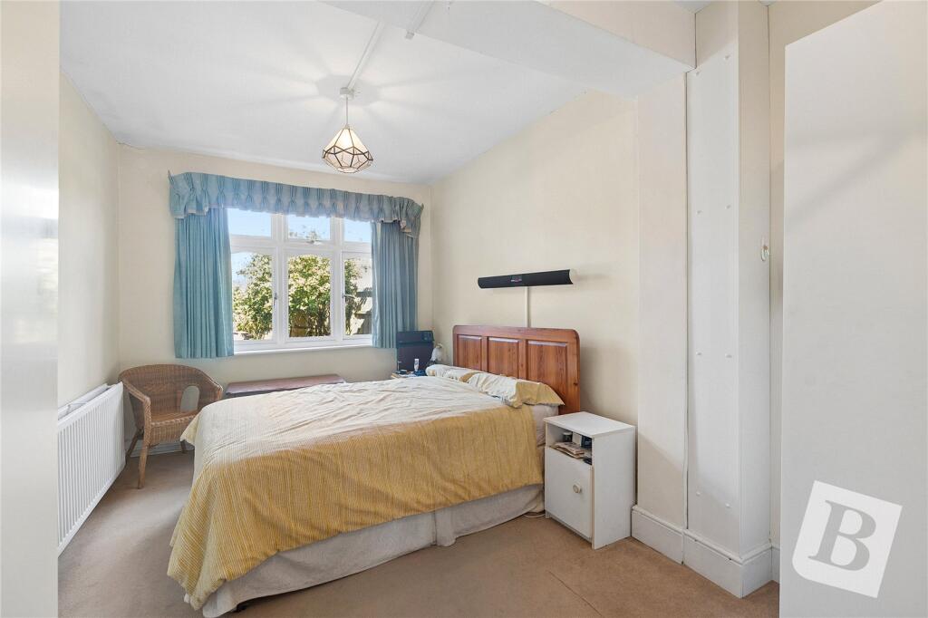 House in Brentwood, Crow Green - View 5
