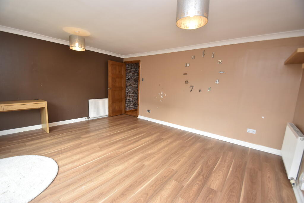 48 Whinbank, Ladywell, Livingston, West Lothian photo 4