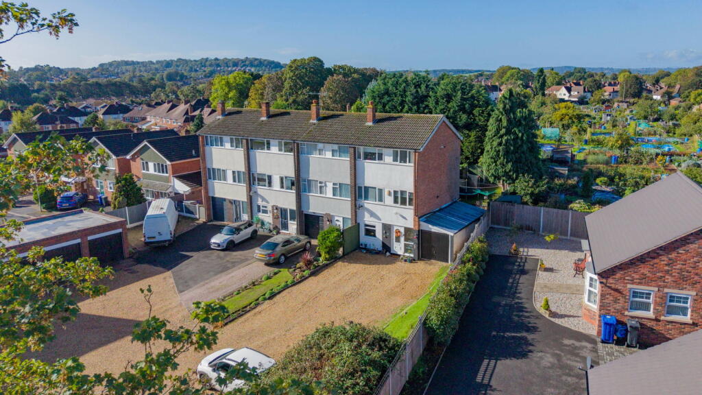 Main image of property: Wolverhampton Road, Wall Heath, Kingswinford, DY6 7HY
