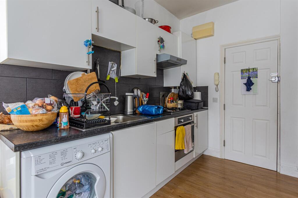 Apartment in Cardiff, Leckwith, Grangetown - View 4