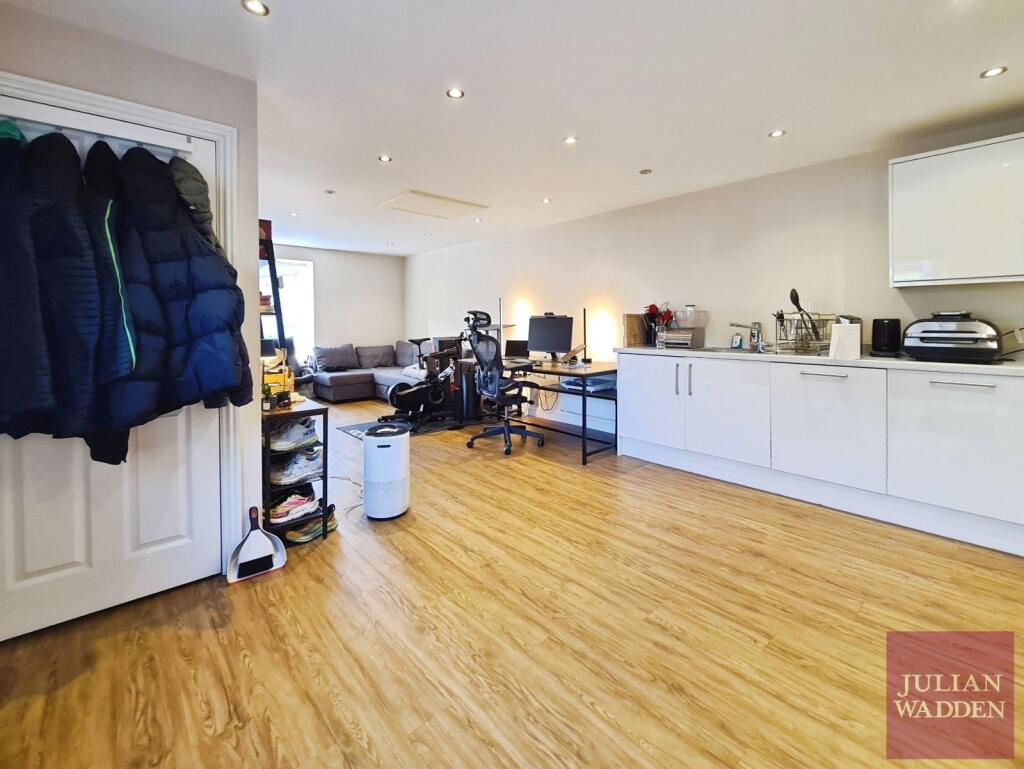 Apartment in High Peak, Whitfield - View 5