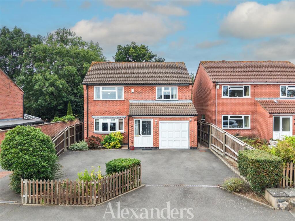 3-bed detached on Nailstone Road, Barton In The Beans, £435,000