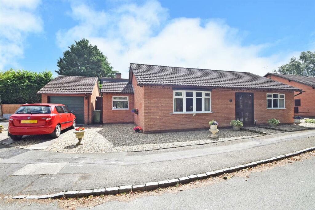 2-bed detached on Thorns Grove, Bicton Heath, Shrewsbury, £325,000