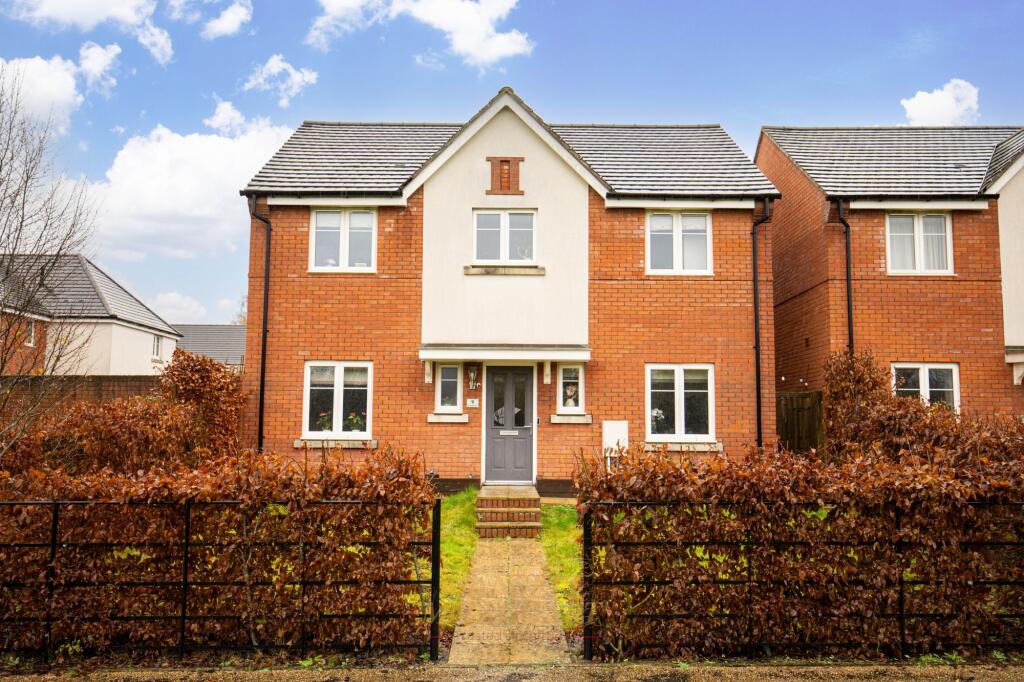 Riverside Walk, Crawley, RH10 - View 2