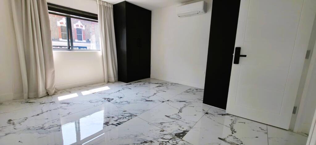 2 bedroom semi-detached house for rent