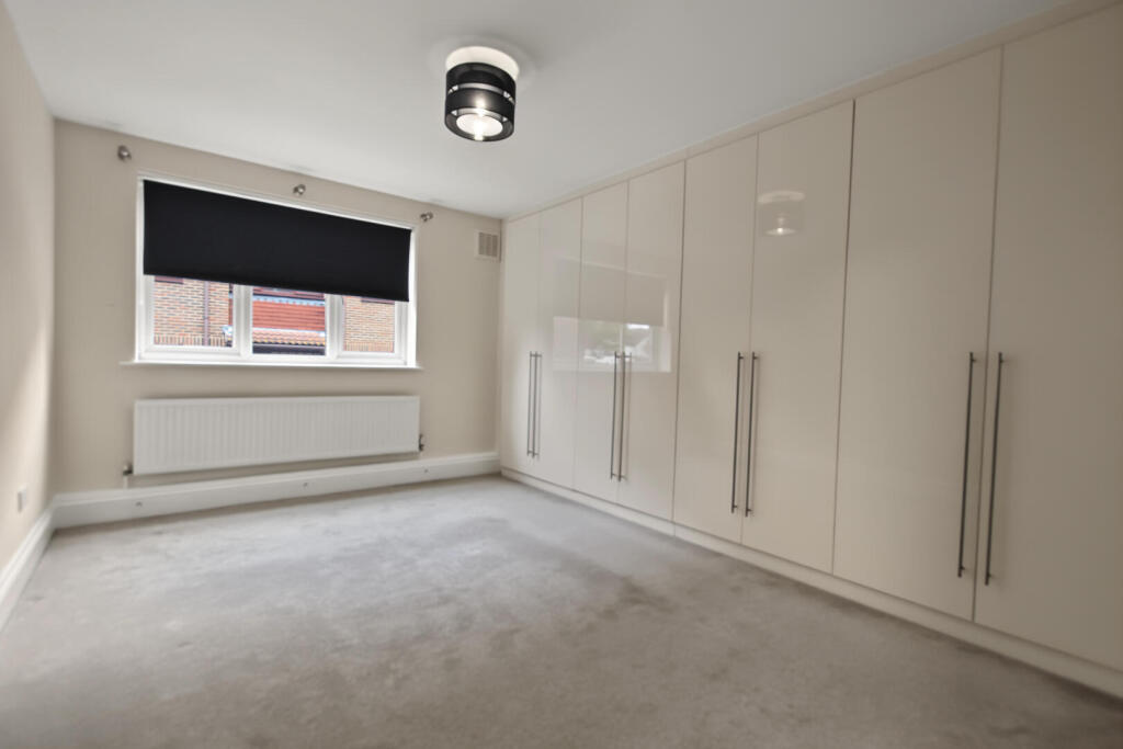 Apartment in Dartford - View 5