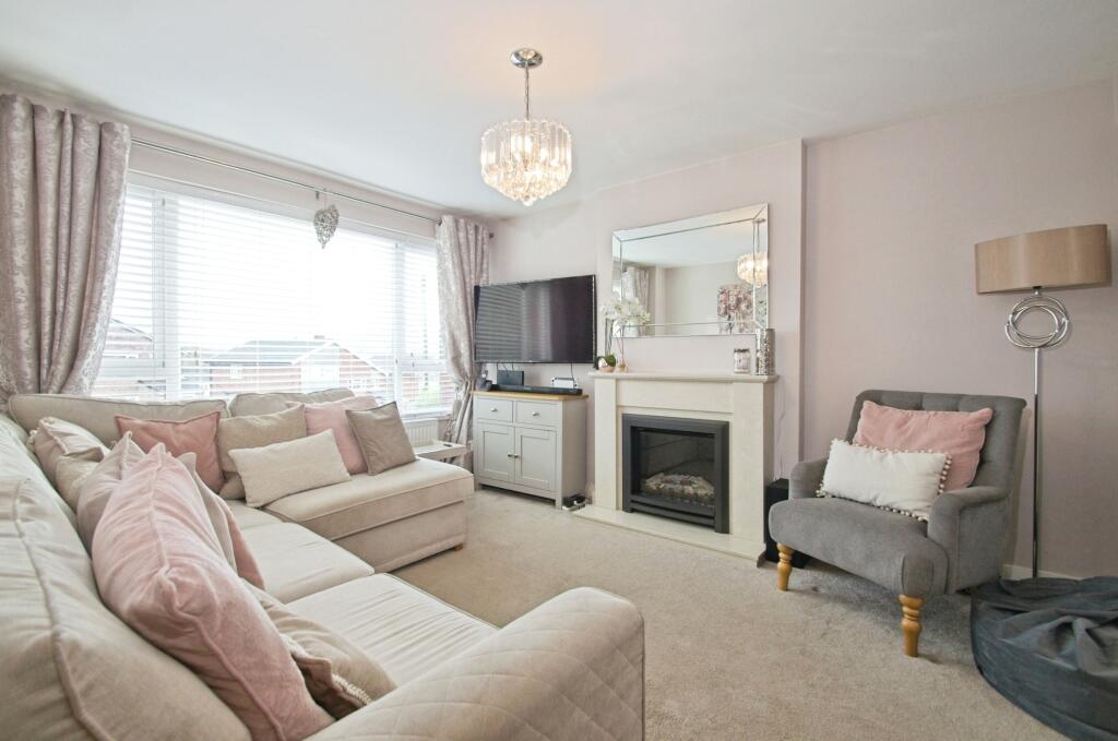 Beaumaris Close, Pontypridd, CF38 photo 4