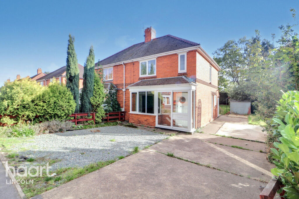 3-bed semi-detached on Skellingthorpe Road, Lincoln, £220,000