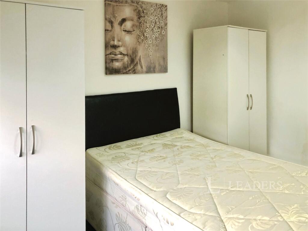 Apartment in Warwick, Sydenham, Royal Leamington Spa - View 5