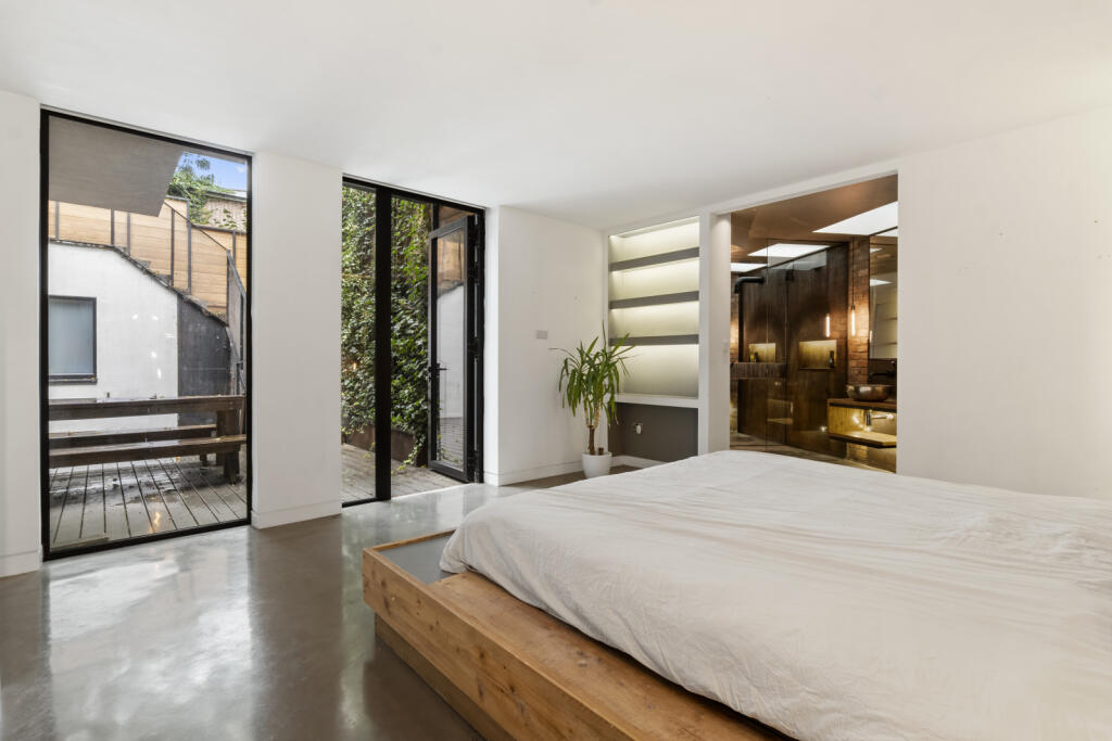 House in London - View 4