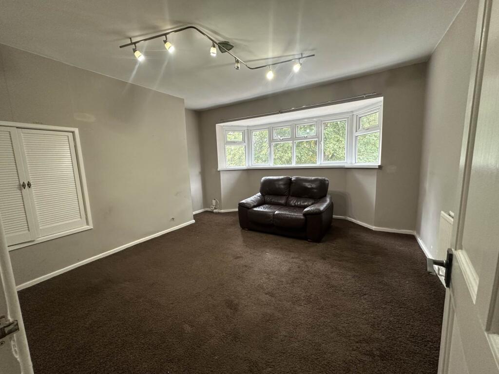 Apartment in Wolverhampton, West Midlands - View 4