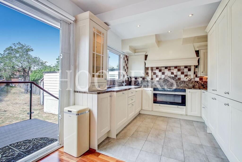 House in London - View 5