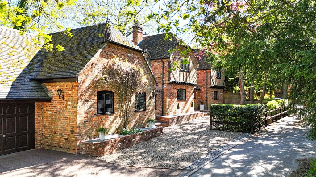 Main image of property: Roundabout Lane, Winnersh, Wokingham