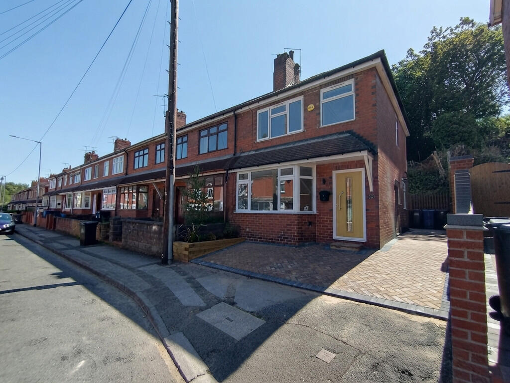 3-bed terraced on Stonebank Road, Kidsgrove, Stoke-on-Trent, £170,000