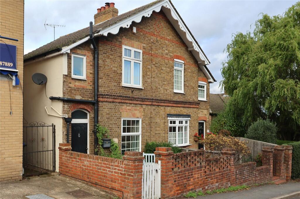 Main image of property: Pondhue Cottages, Anchor Hill, Knaphill, Surrey, GU21