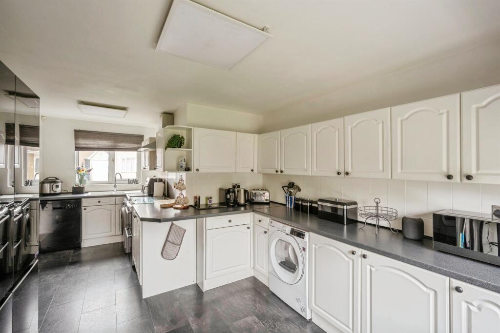 House in Doncaster, South Yorkshire - View 3