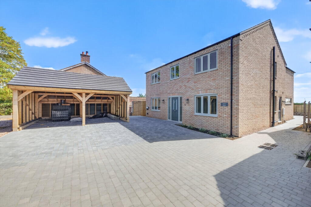 House in Peterborough - View 5