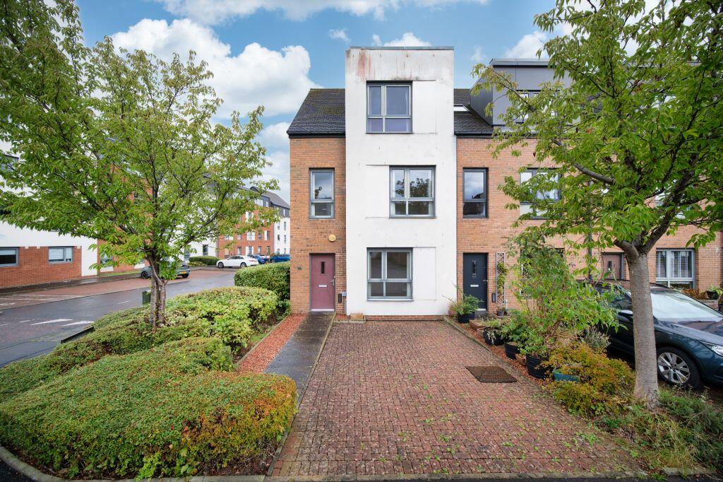Main image of property: 62 Ferry Gait Drive, Edinburgh, EH4 4GJ
