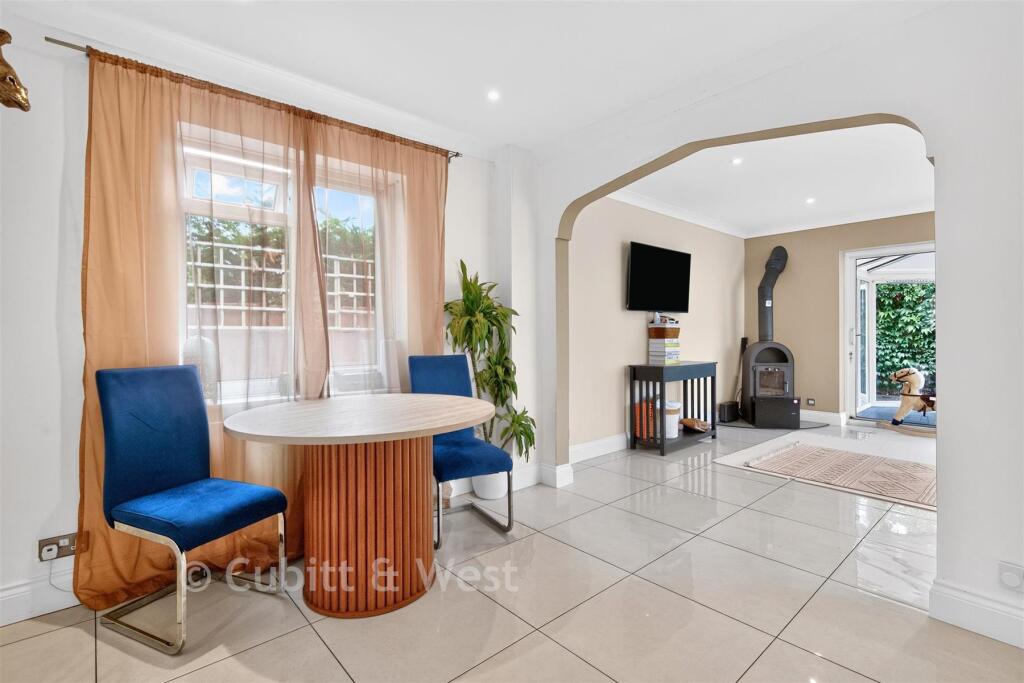 House in Kingston upon Thames - View 3