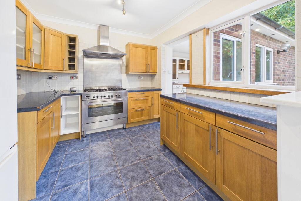 House in Dacorum, Hertfordshire - View 4