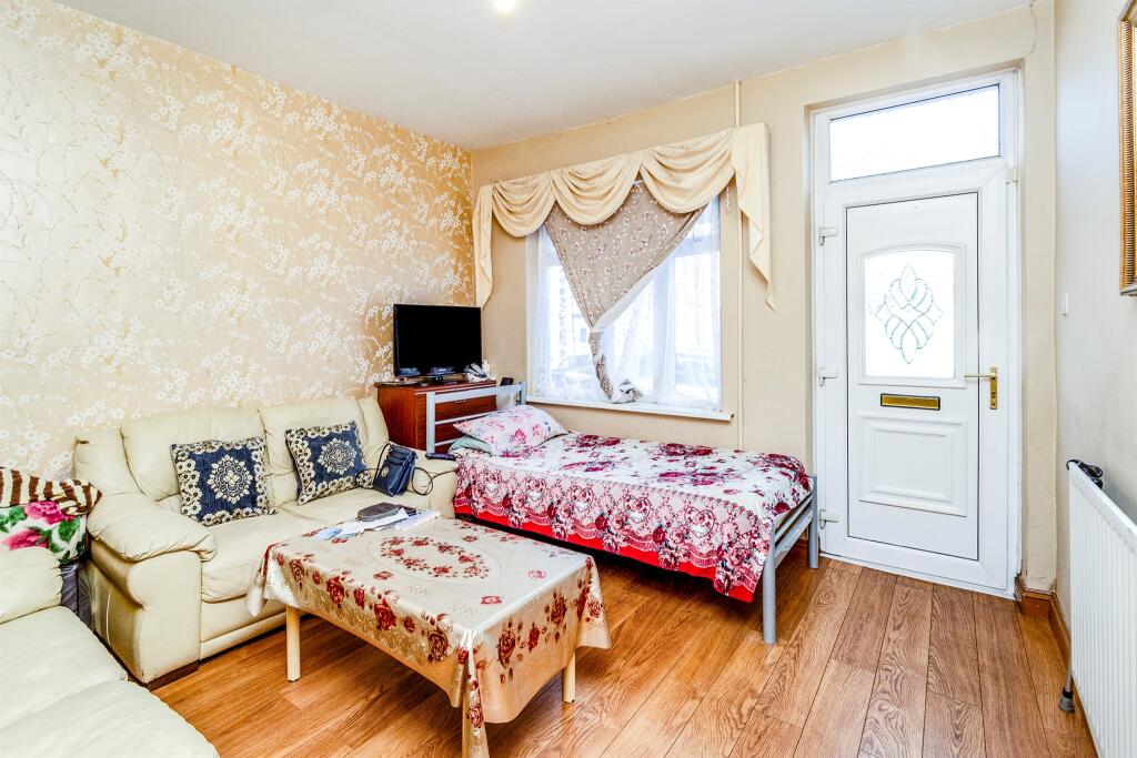 House in Wolverhampton, Low Hill - View 3