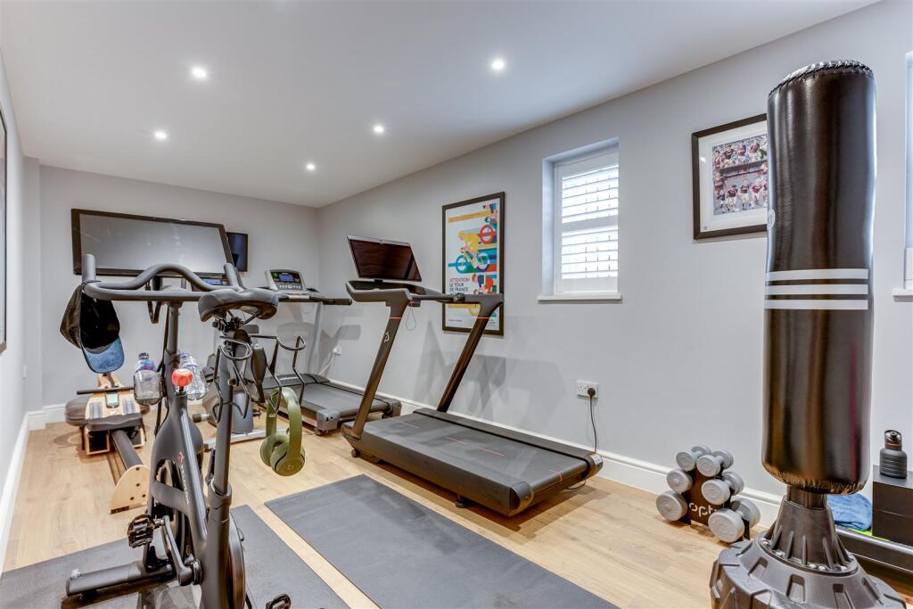 House in Broxbourne, High Leigh Garden Village - More