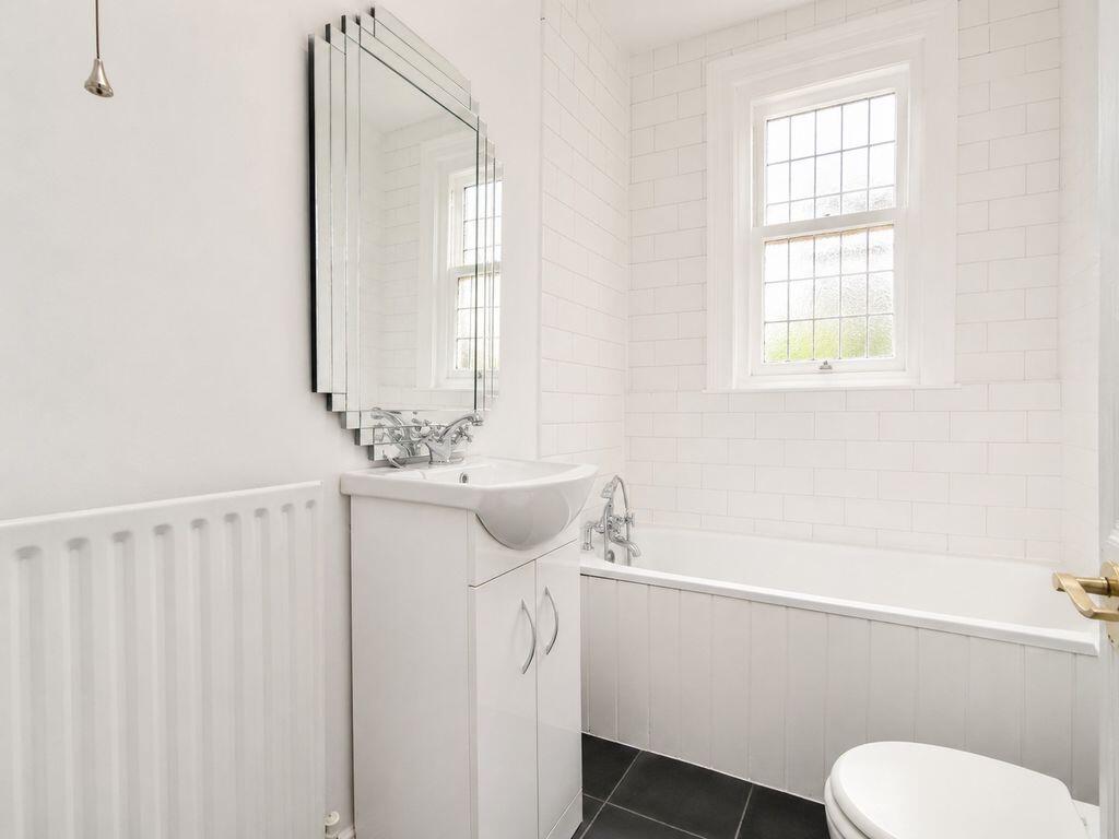 Apartment in Brighton - More