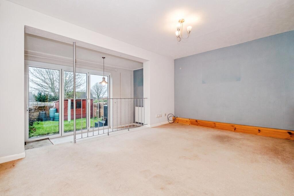 House in Horsham, Upper Beeding - More
