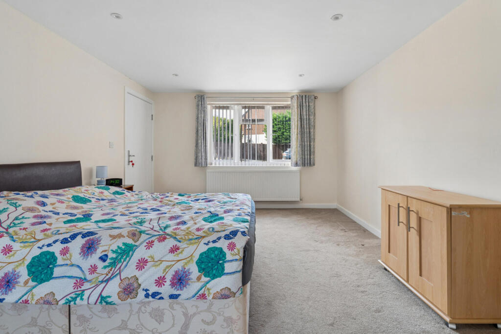 House in Slough - View 5