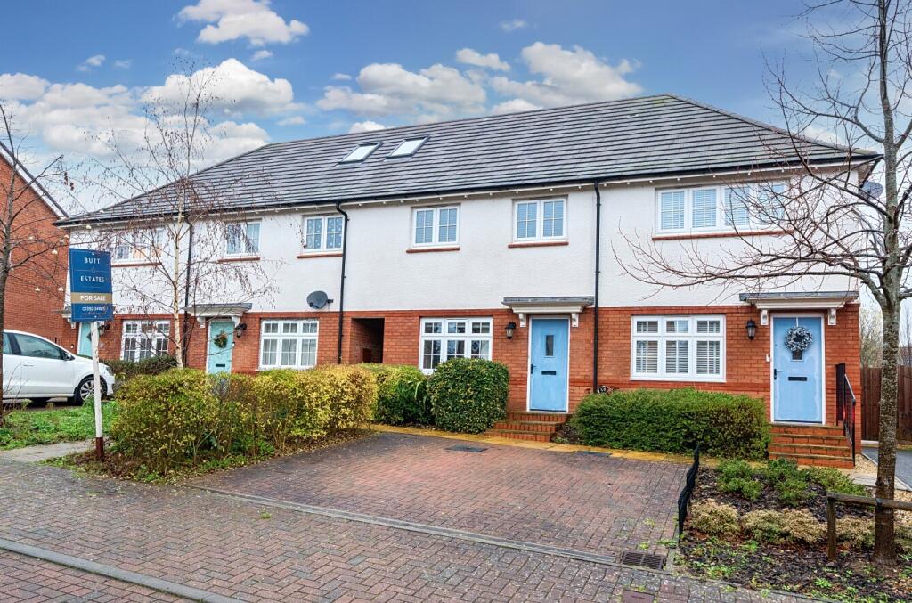 2-bed terraced on Woodland Drive, Exeter, £290,000