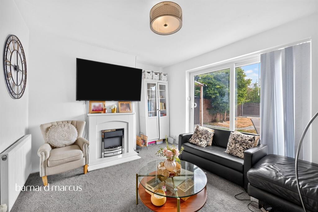 House in Tadworth - View 3