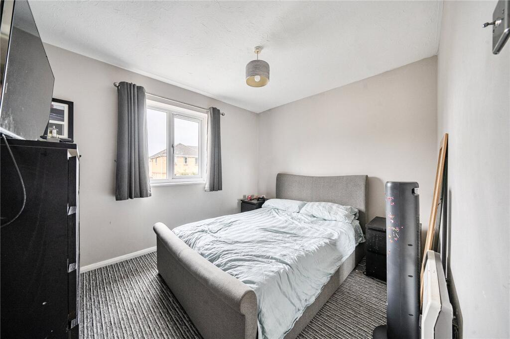 Apartment in Thatcham, West Berkshire - View 4