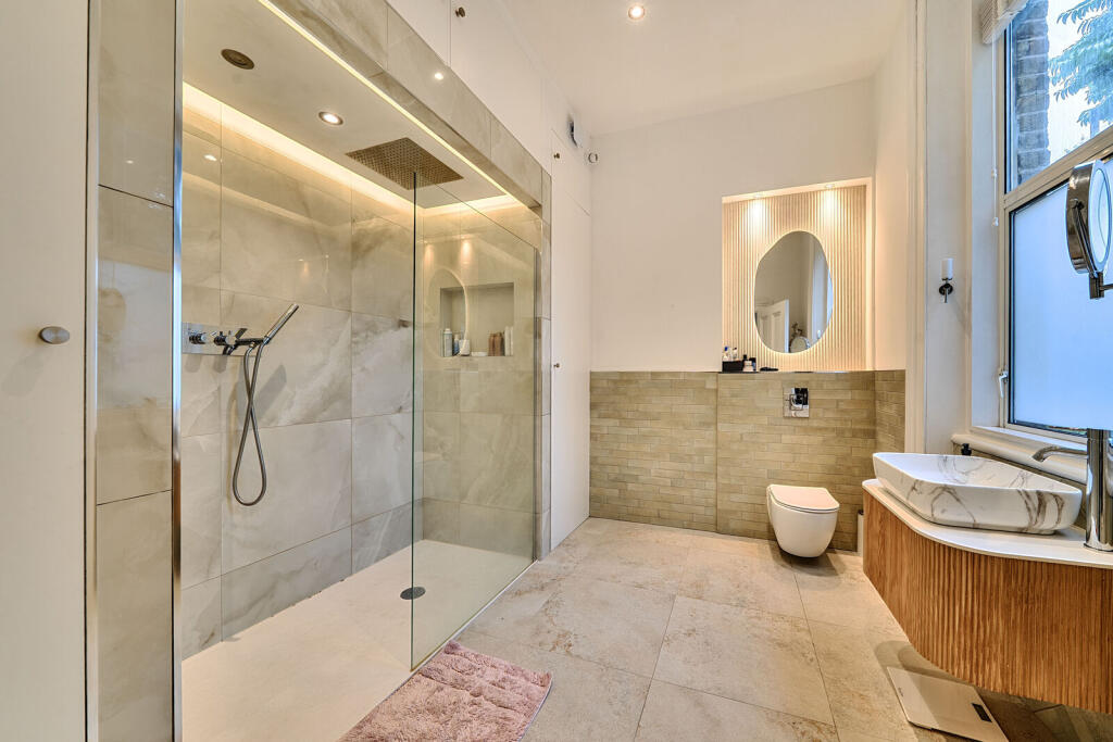 Apartment in London - More