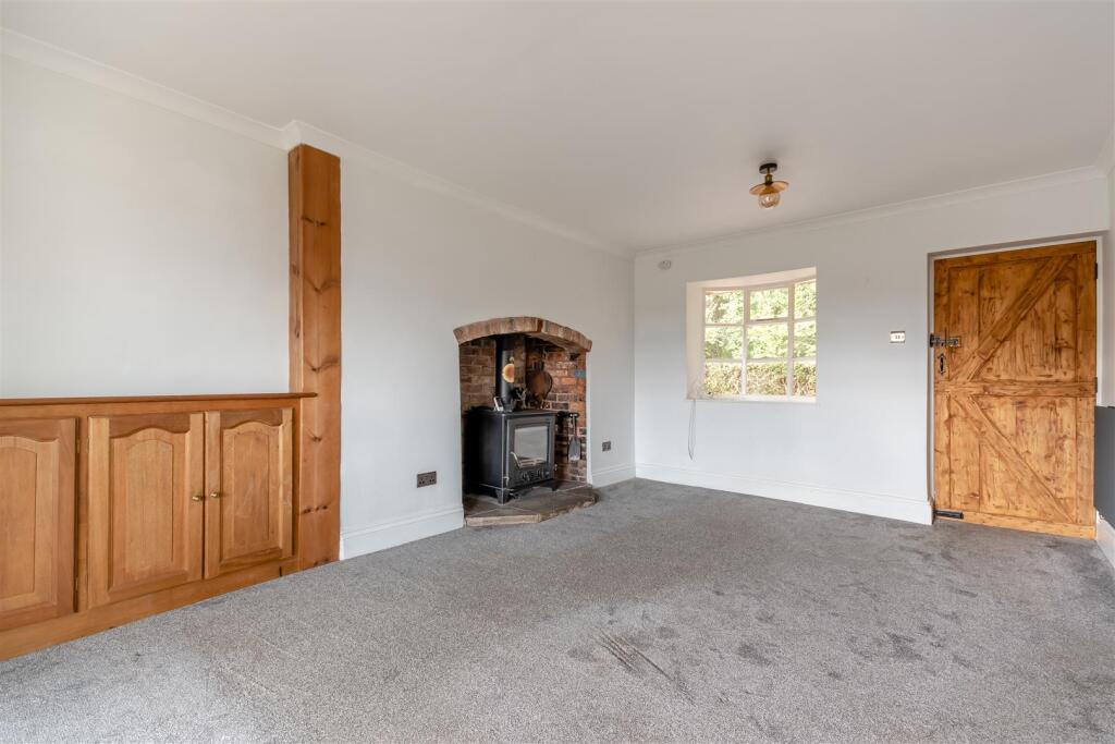 House in Gloucester - View 5