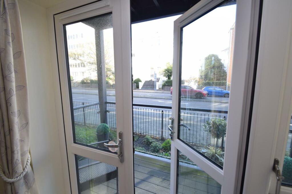 Southfields Road, Eastbourne photo 5