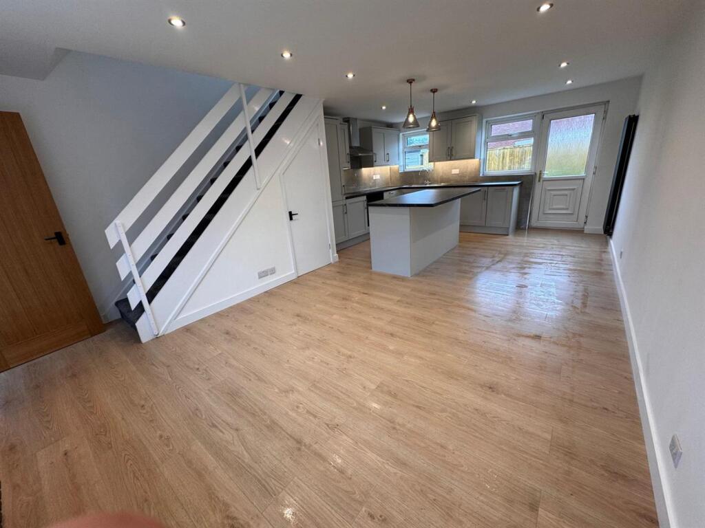 Dunchurch Close, Lostock - View 3