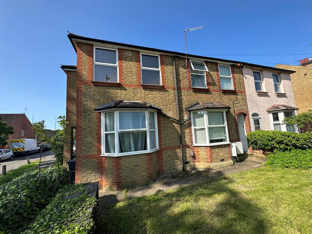 Main image of property: Gammons Lane, Watford
