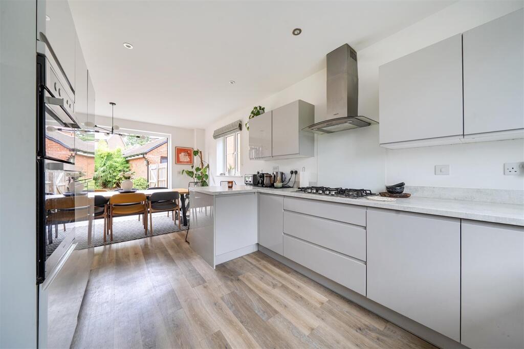 House in Southampton - More