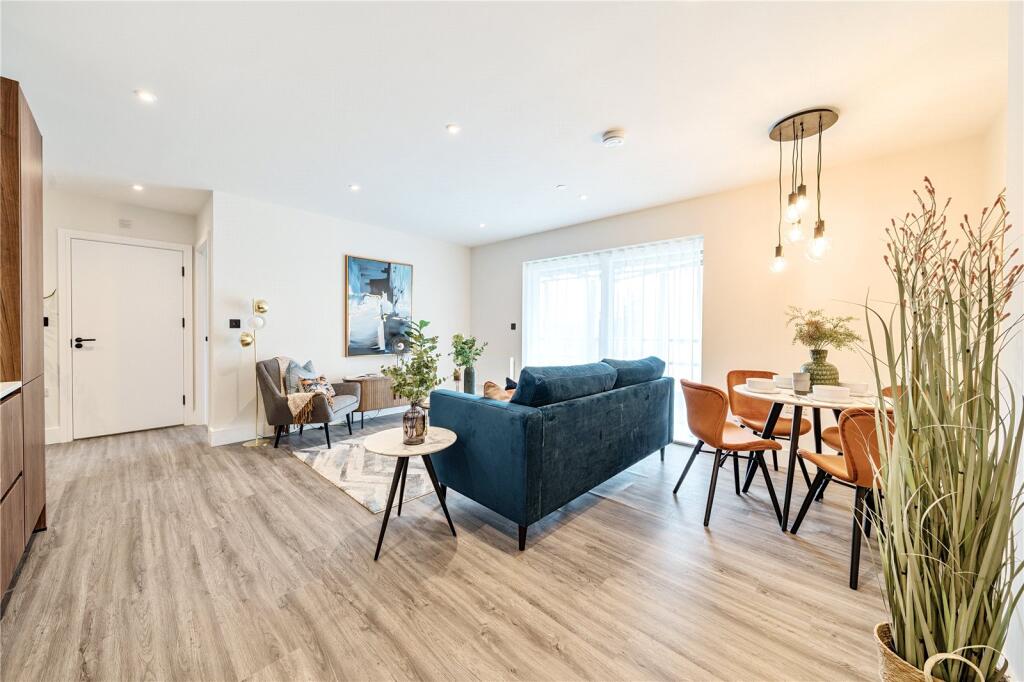 Apartment in Slough - View 5