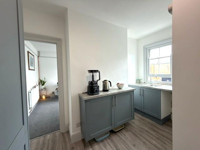 Apartment in Canterbury - More