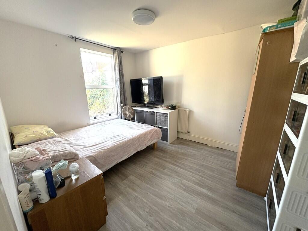 House in Southall - View 5