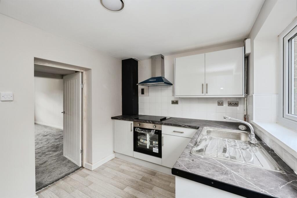 House in Ystalyfera, Neath Port Talbot - View 4