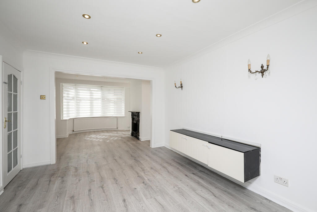 House in Southall - View 4