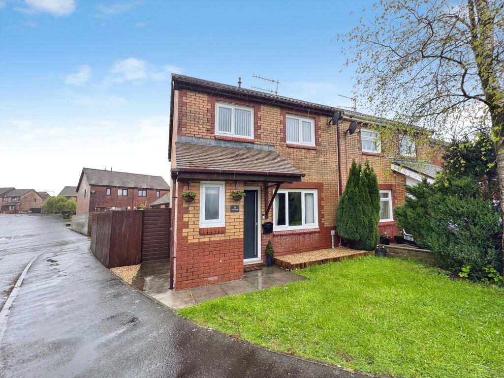 Main image of property: Cae Rhedyn, Pontardawe, Swansea, SA8