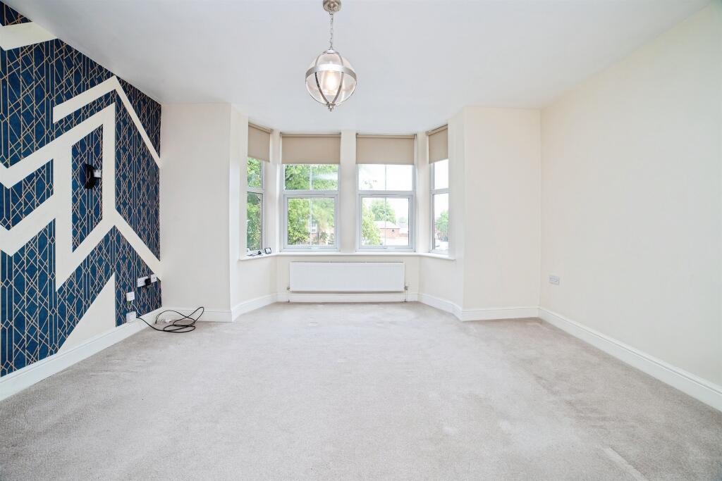 Apartment in Amber Valley, Heanor and Loscoe CP - View 2