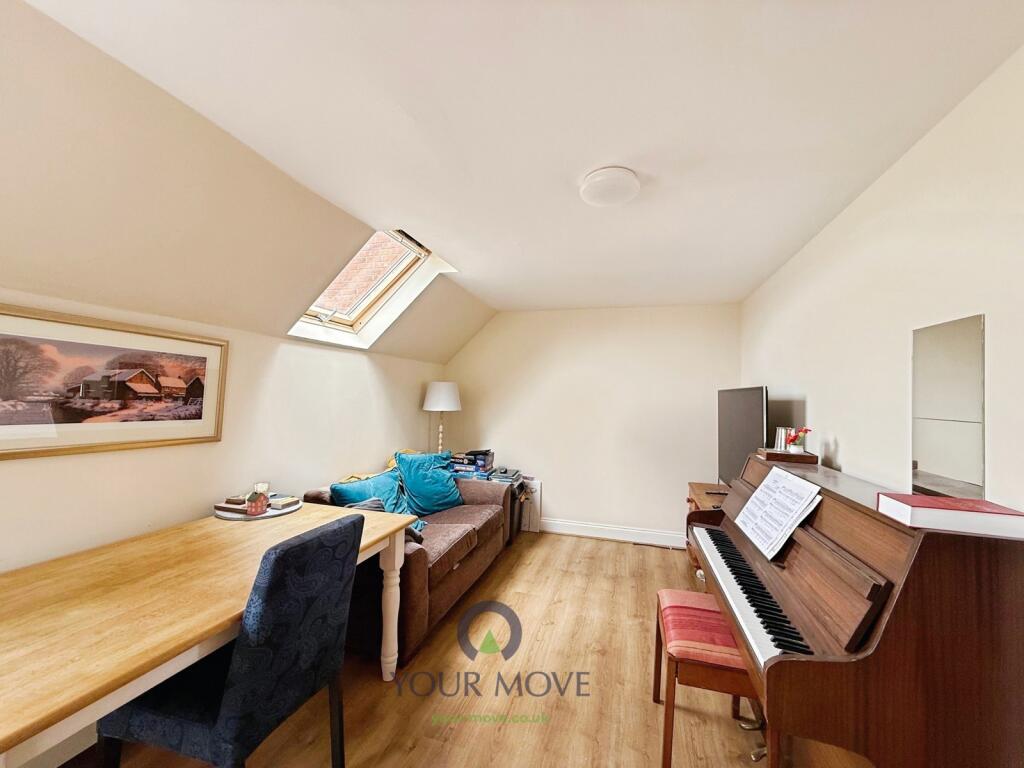 Apartment in North Hertfordshire, Benslow - View 4