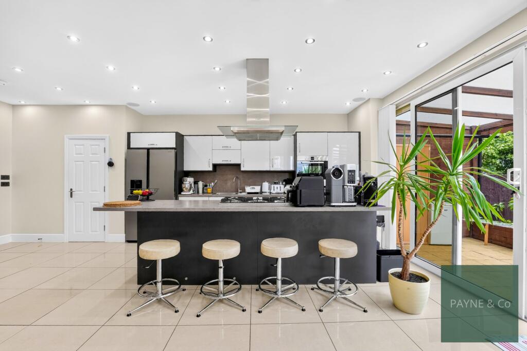 House in Ilford - More