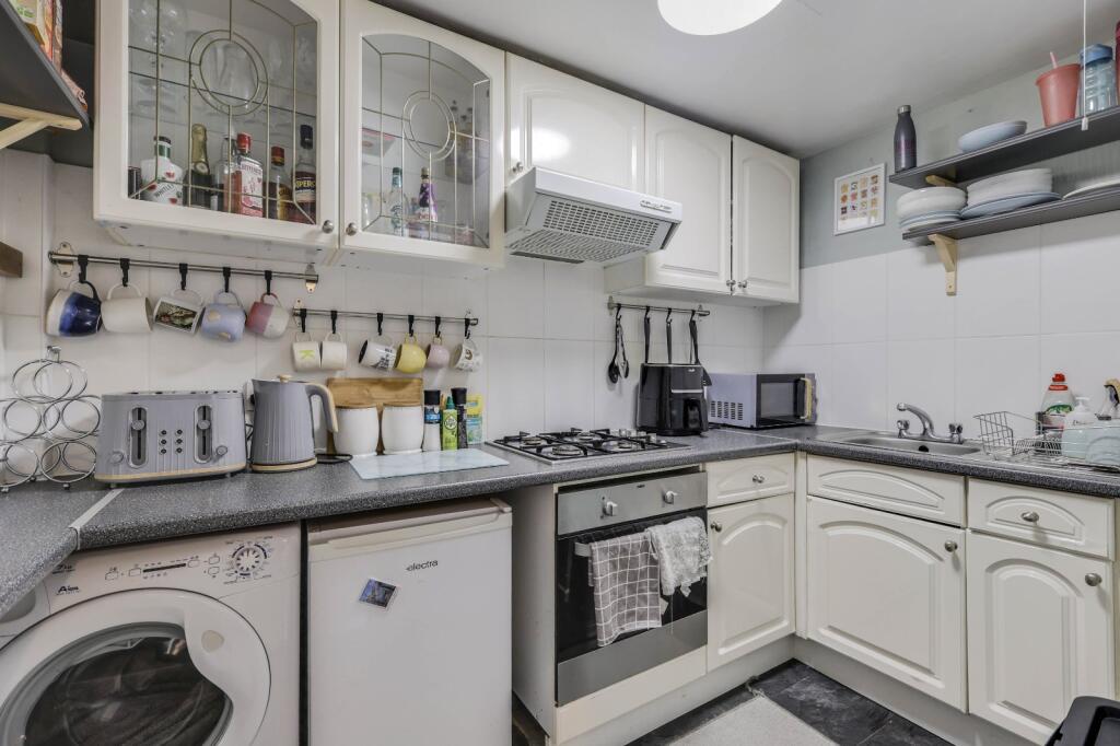 Apartment in Leeds, West Yorkshire - More