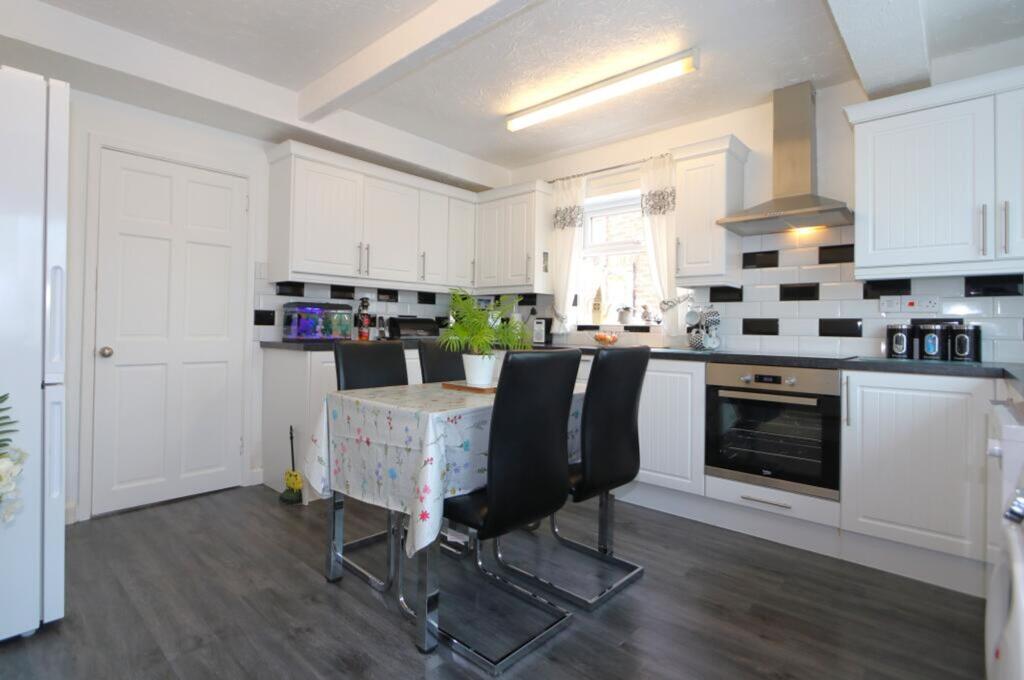 House in Leicester - View 3